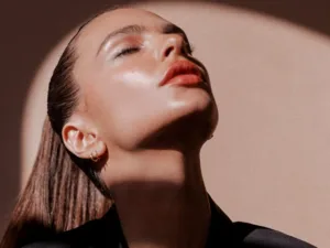 Qual a melhor: lipo de papada enzimática ou cirúrgica? Performance Muscular