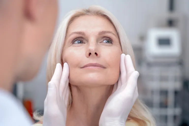 Adeisa Camargos - tratamentos para papada e contorno facial