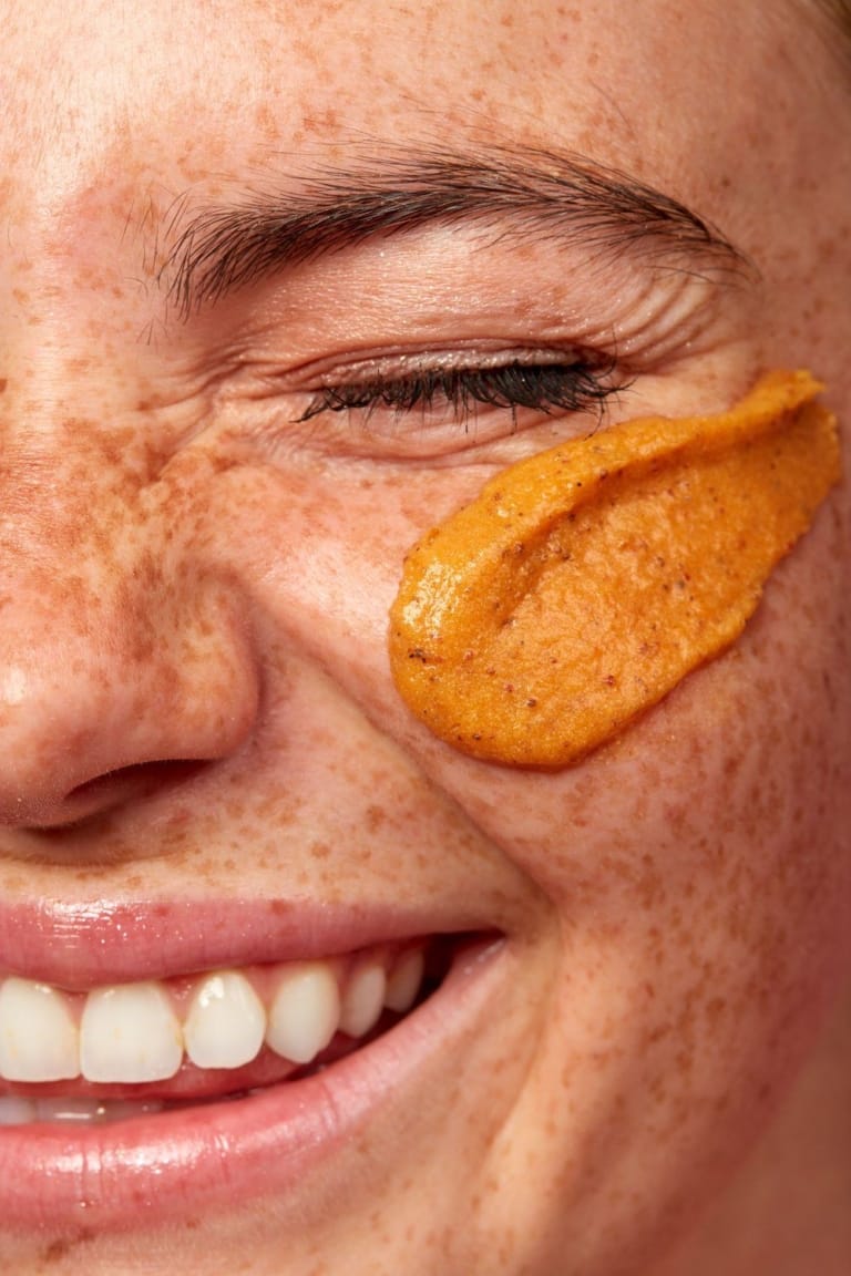 adeisa camargos - clinica de estética - esfoliante caseiro de café, fubá, açúcar e mel - entenda os riscos para a sua pele